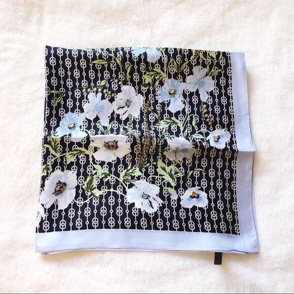 Ann Taylor Blue Floral Square Geo Pattern Scarf - Picture 2 of 9